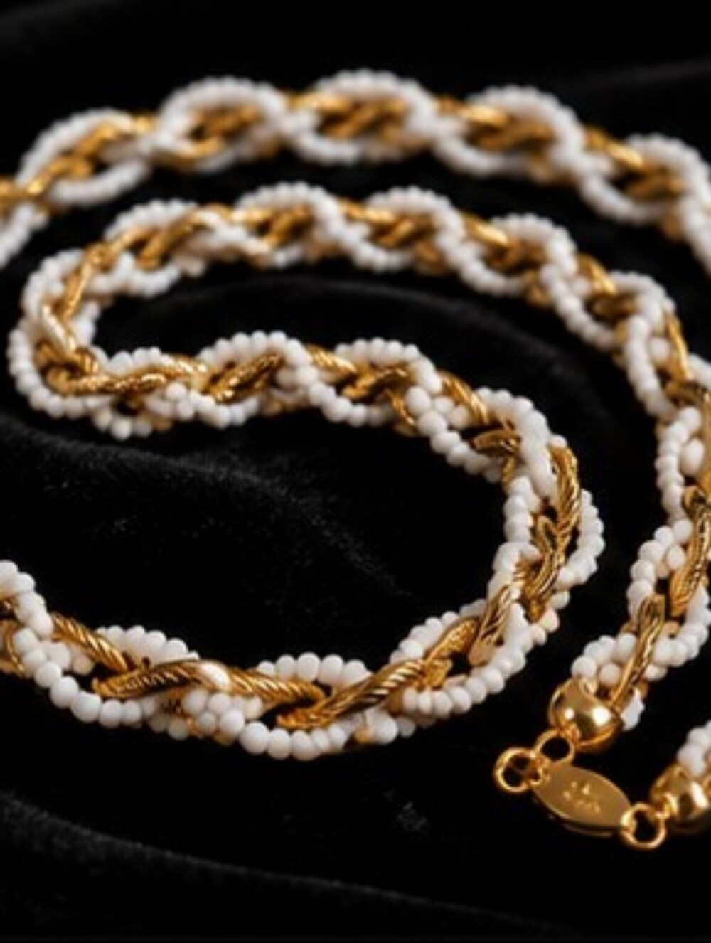 Vintage Trifari Gold Tone White Seed Bead Rope Necklace 26 Opera Length Signed - Picture 4 of 13